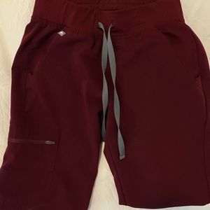 Figs ZAMORA Jogger Scrub Petit Pants BURGUNDY